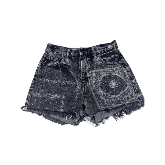 KanCan Pants - KanCan Whitney High Rise Shorts Size 3/25 Black Bandana Paisley Denim Cutoff